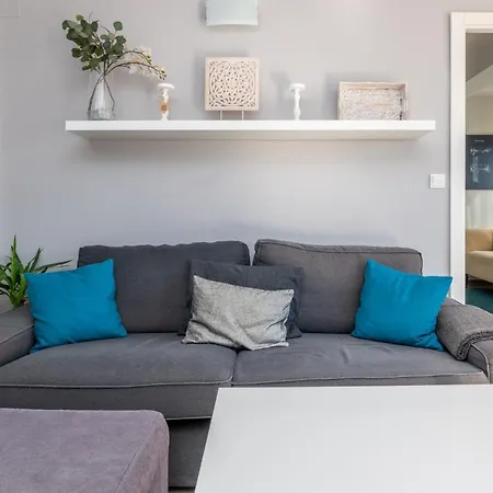 Apartment 3br In Centre Near The *